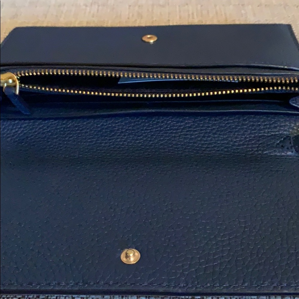 Tory Burch Britten Smartphone Wallet Royal Navy - Picture 9 of 16